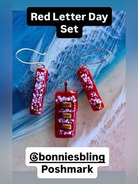Bonnie’s Bling One of a Kind Fused Glass Jewelry and Accessories to Wear.